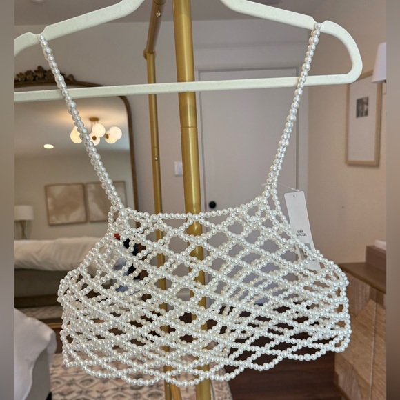 Urban Outfitters  NWT White Pearl Crop Top - Picture 2 of 4
